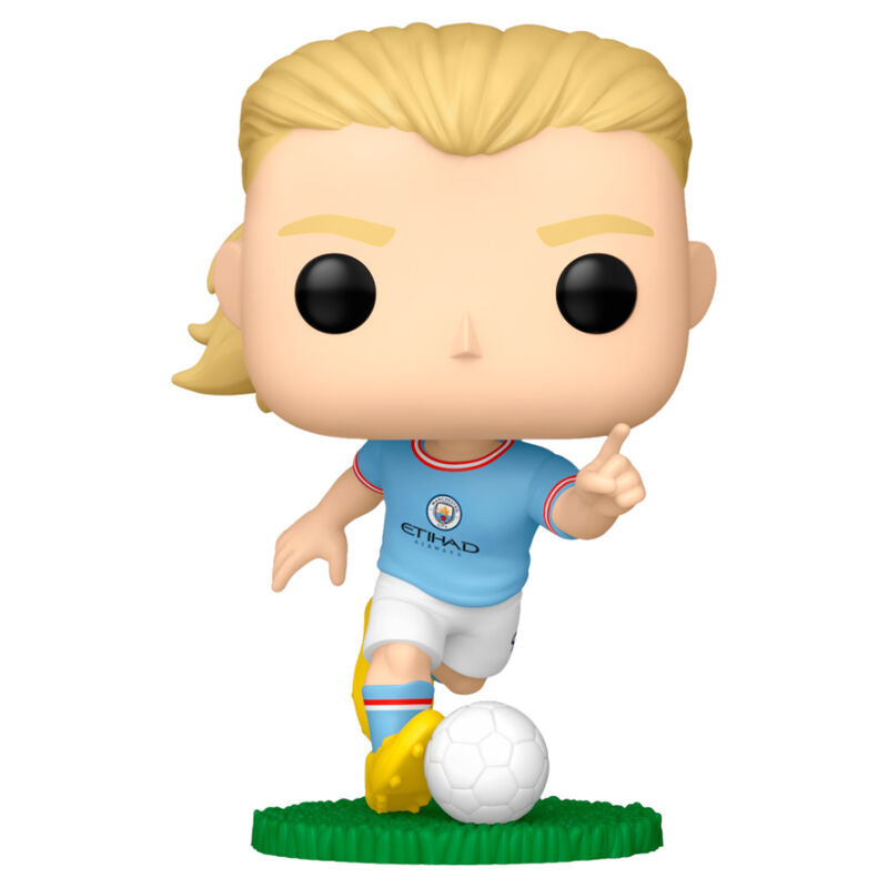 Funko POP! Erling Haaland με γαλάζια φανέλα Manchester City, μπάλα ποδοσφαίρου και πράσινη βάση γκαζόν 