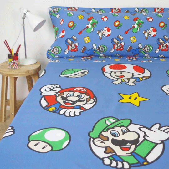 Super Mario παιδικό σετ κλινοσκεπασμάτων σε κρεβάτι, μπλε φόντο, Mario Luigi Toad, κίτρινα αστέρια 