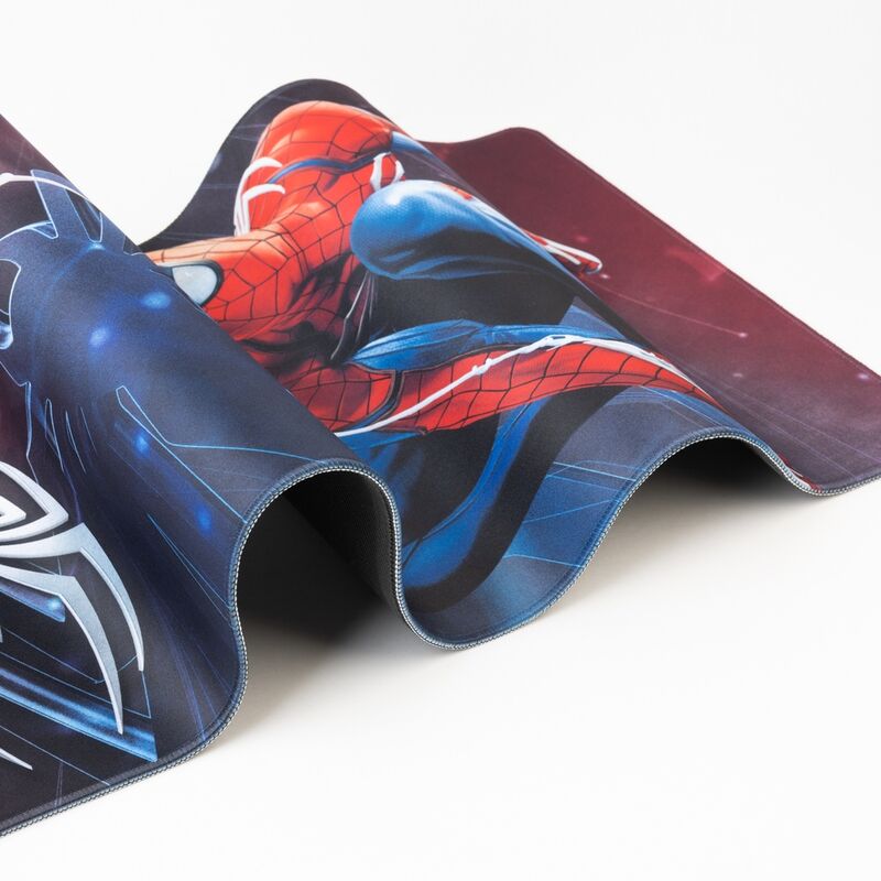 Gaming Desk Mat Spider-Man XXL, κοντινό κυματιστό, Spider-Man κόκκινη μπλε στολή, αράχνη logo, ραφή