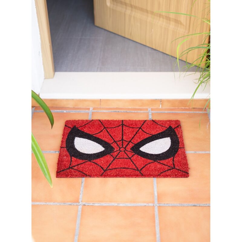 Πατάκι Εισόδου Spider-Man Eyes 40x60cm, τοποθετημένο σε είσοδο σπιτιού, πορτοκαλί πλακάκια, φυτά